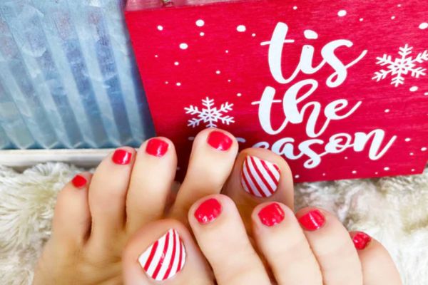 Christmas Toe Nails Design 4