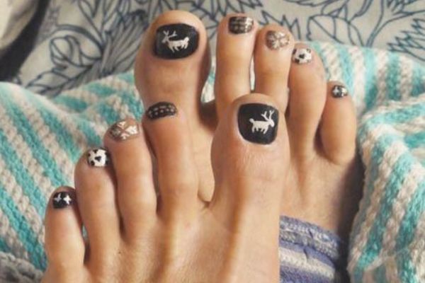Christmas Toe Nails Design 5
