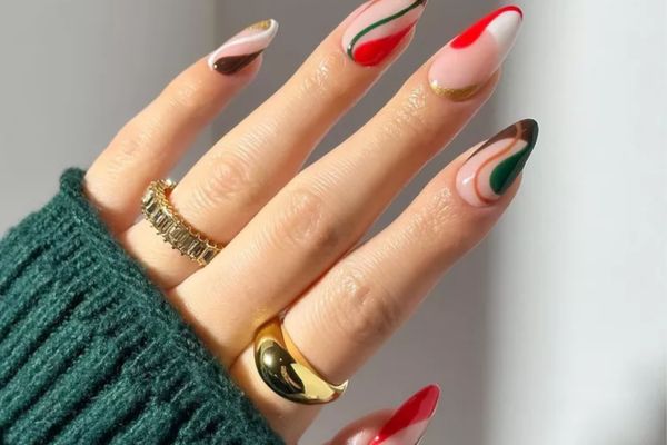 Classy Christmas Nails 4
