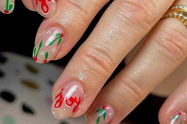Classy Christmas Nails In Red And Green