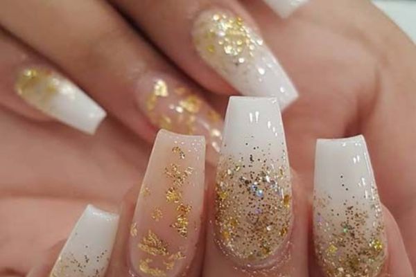 Glistening Gold Nail