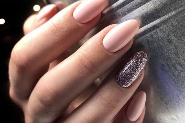 Glitter Accent Nail