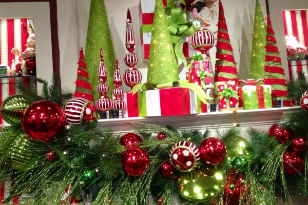 Grinchy Mantel Display
