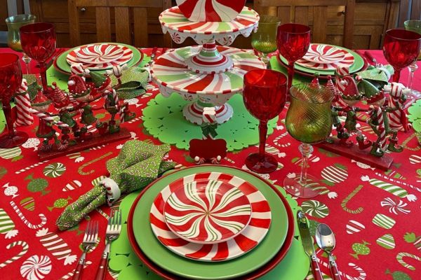 Grinchy Table Settings