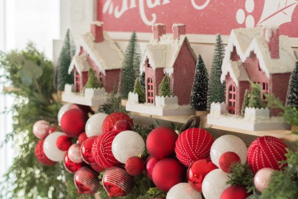 Red and White Themed Christmas Decoration