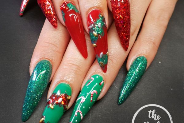 Red And Green Christmas Nails In A Stiletto Matte 1